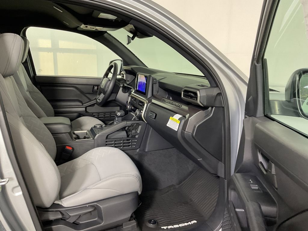 Used 2025 Toyota Tacoma SR5 image 21