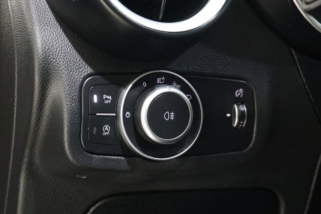 Used 2023 Alfa Romeo Stelvio Veloce AWD/4WD image 21