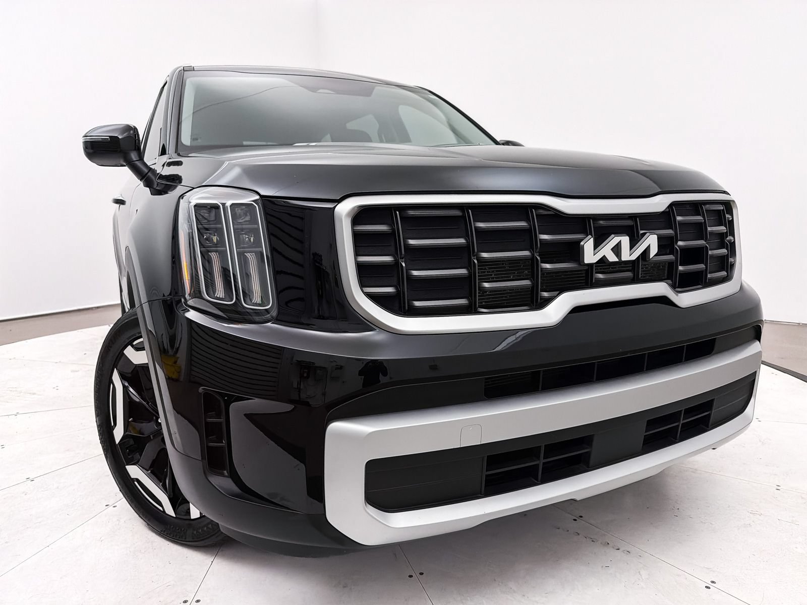 Certified 2024 Kia Telluride S w/ S Sunroof Package FWD image 4