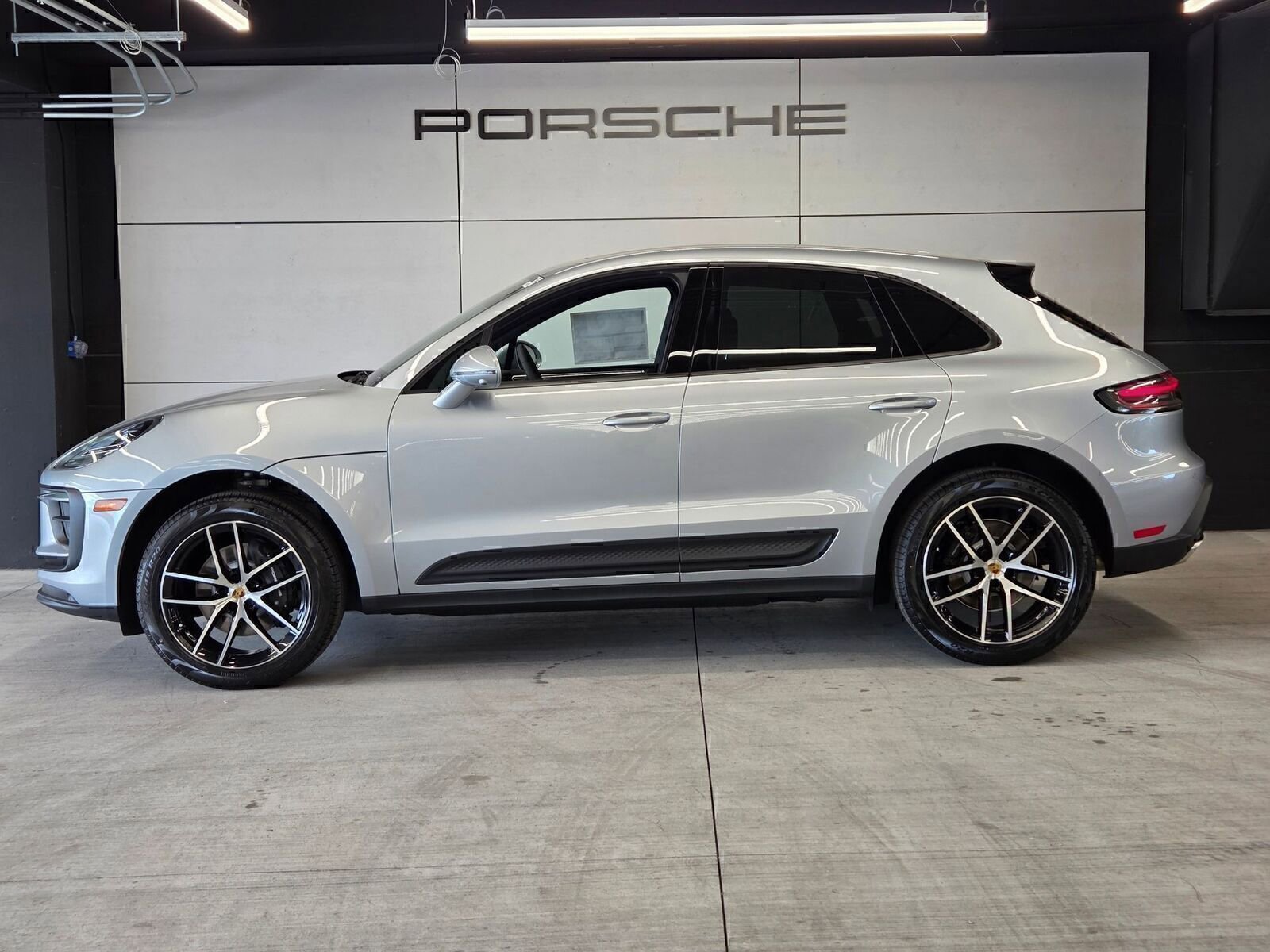Certified 2026 Porsche Macan image 2