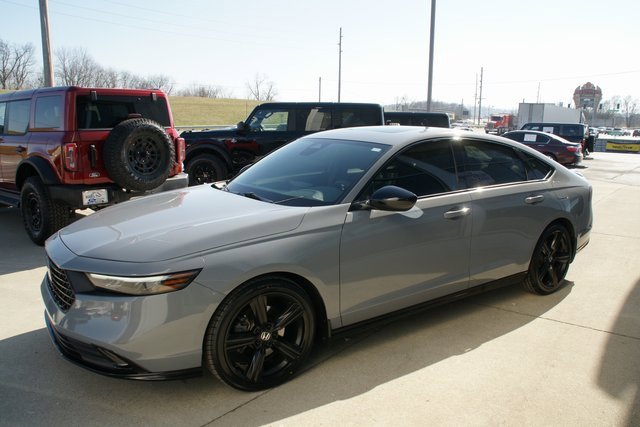 Used 2023 Honda Accord Sport image 5