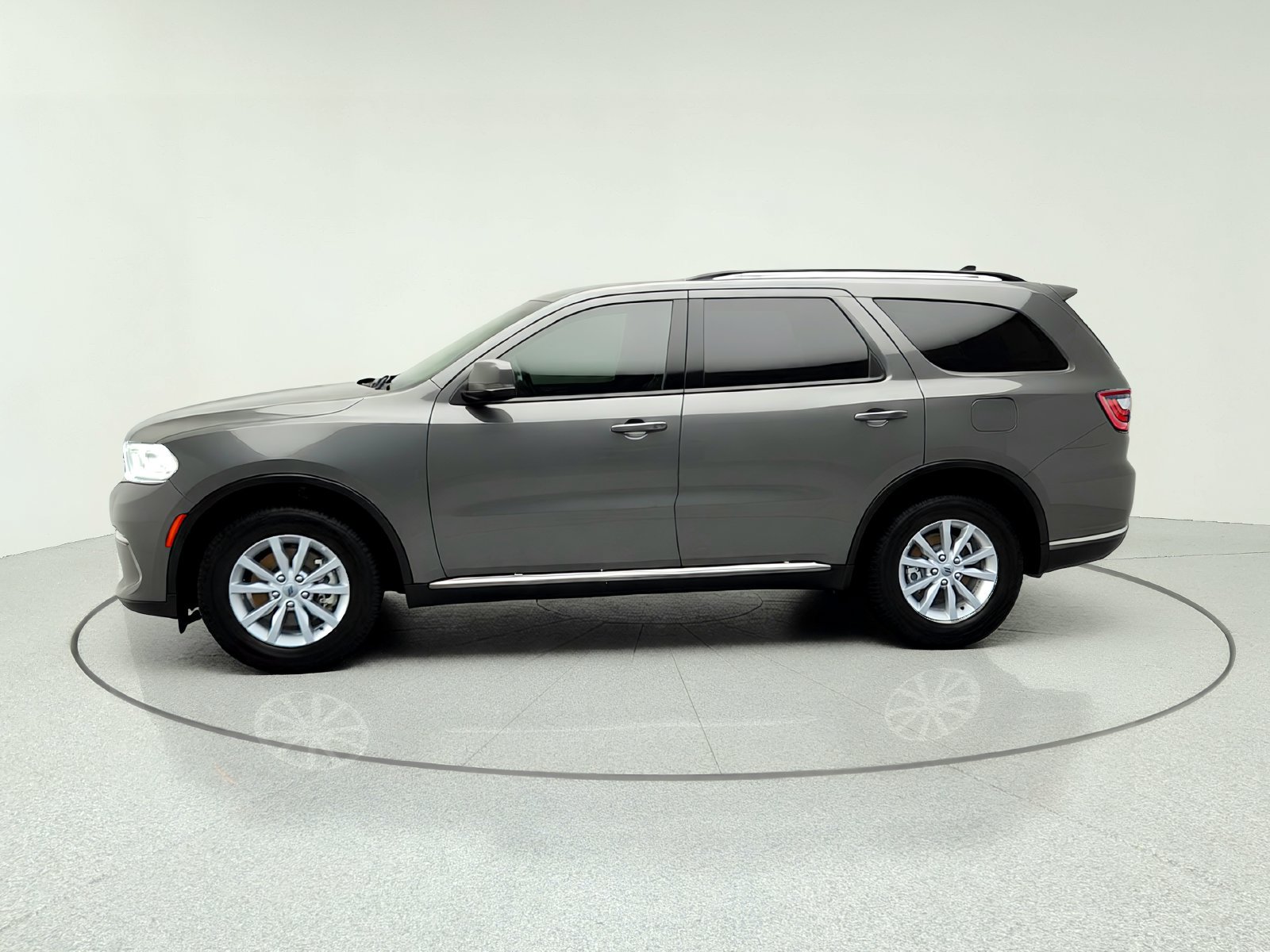Used 2022 Dodge Durango SXT AWD/4WD image 3