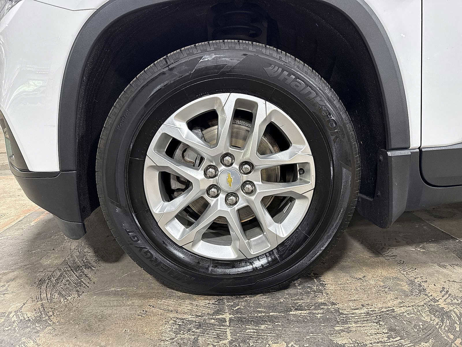 Used 2020 Chevrolet Traverse LS AWD/4WD image 10