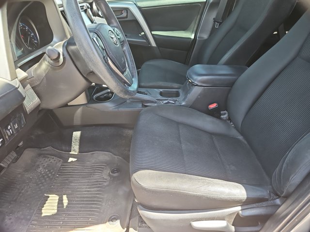 Used 2018 Toyota RAV4 LE FWD image 16