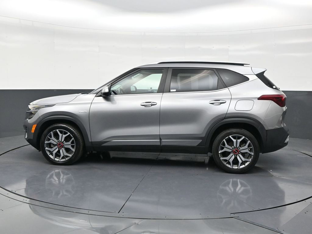 Used 2023 Kia Seltos SX image 2