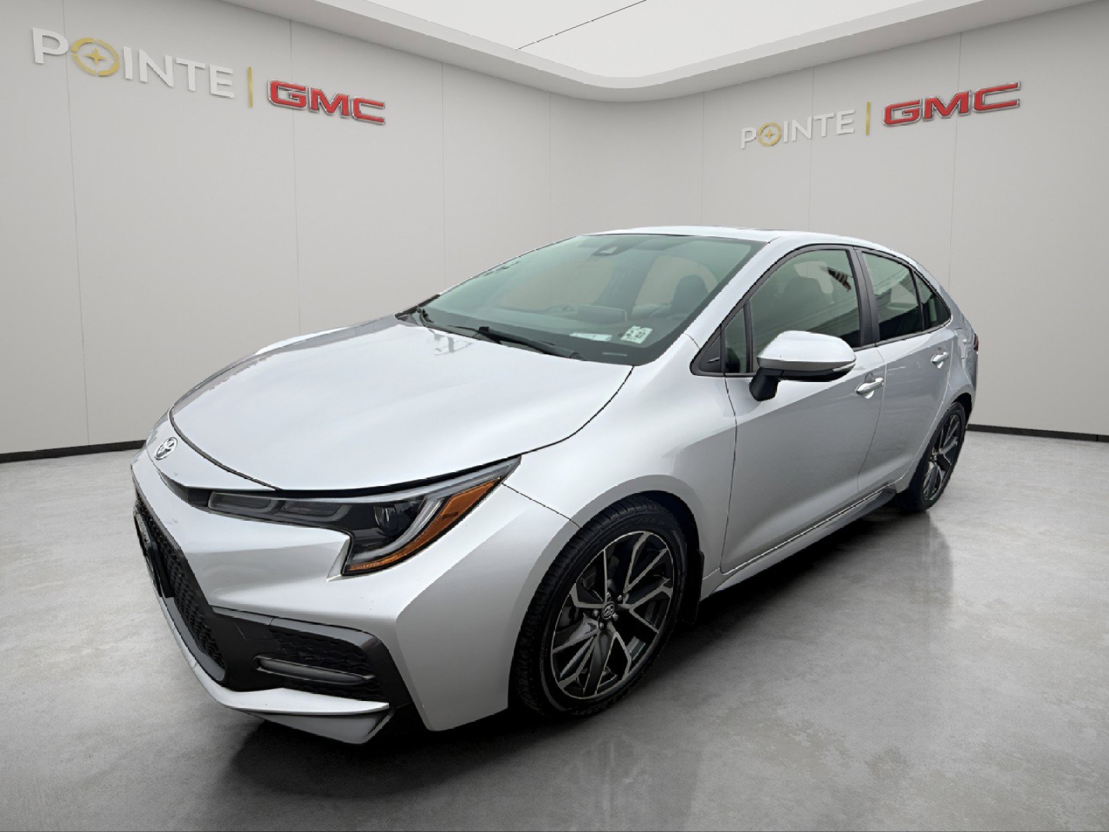 Used 2022 Toyota Corolla XSE w/ Carpet Mat Package (TMS) image 3