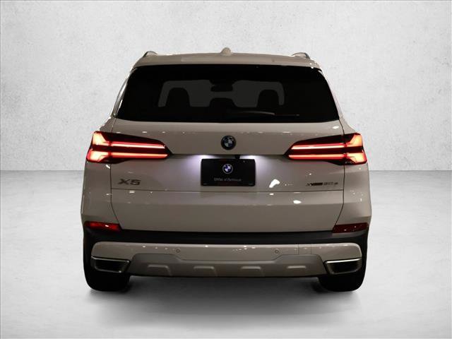 New 2026 BMW X5 xDrive50e w/ Premium Package AWD/4WD image 7