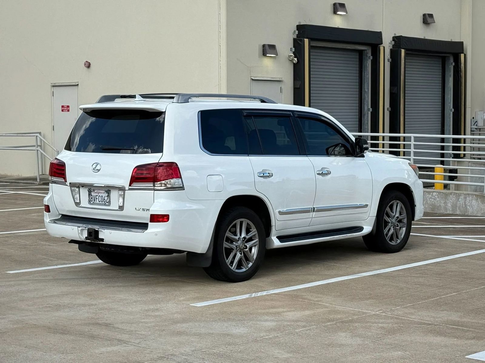 Used 2014 Lexus LX 570 4WD image 8