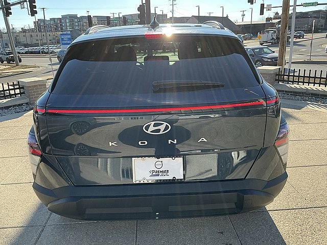 Used 2025 Hyundai Kona SEL image 9