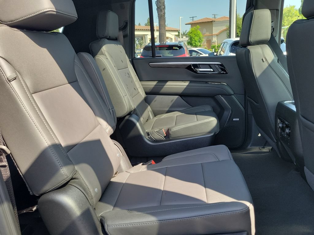 New 2026 Chevrolet Suburban LT w/ Comfort Package RWD image 21