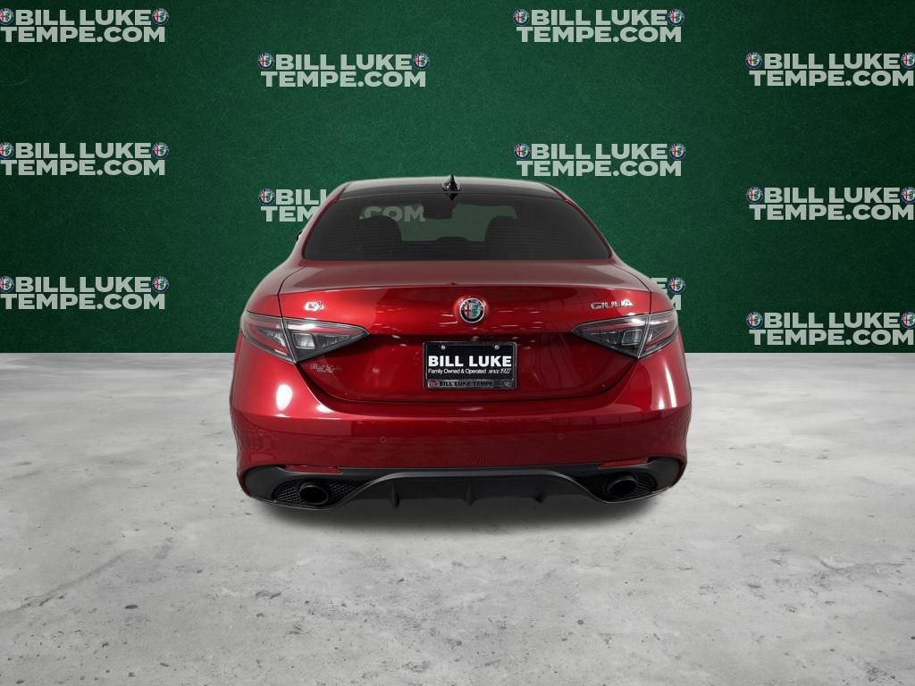 Used 2024 Alfa Romeo Giulia Veloce image 6