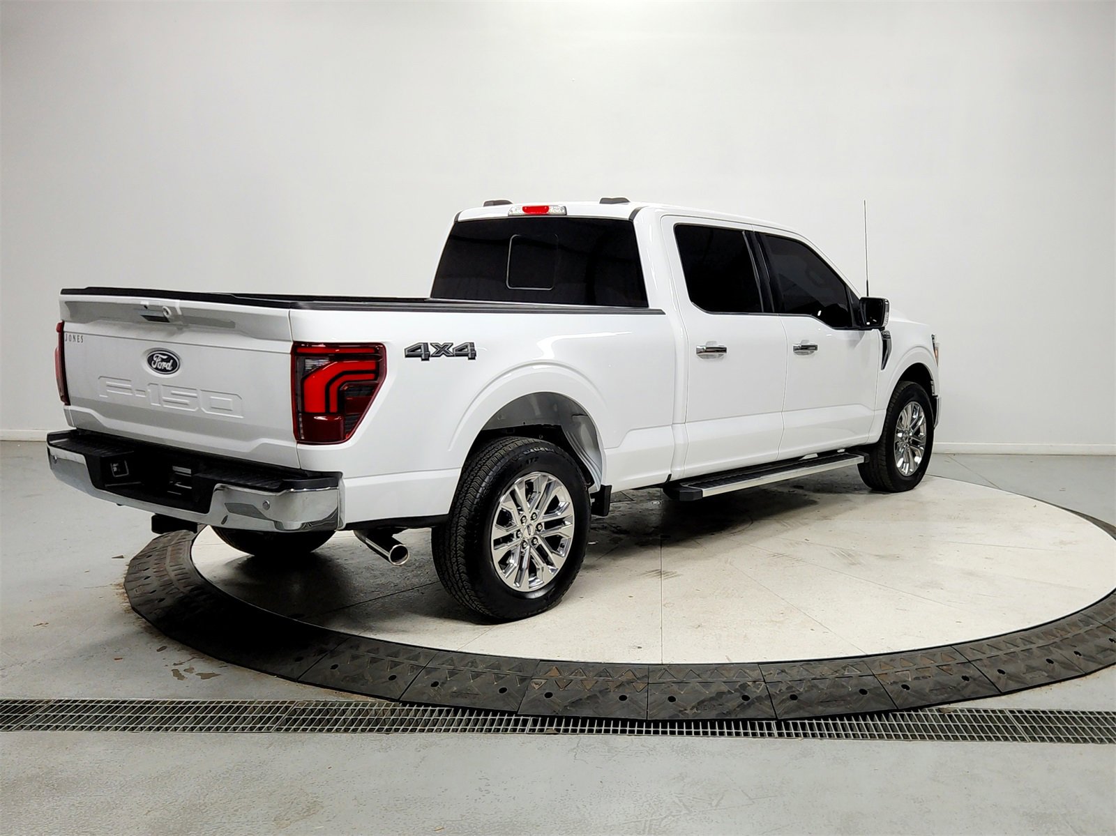 Used 2024 Ford F150 Lariat w/ Tow/Haul Package image 7