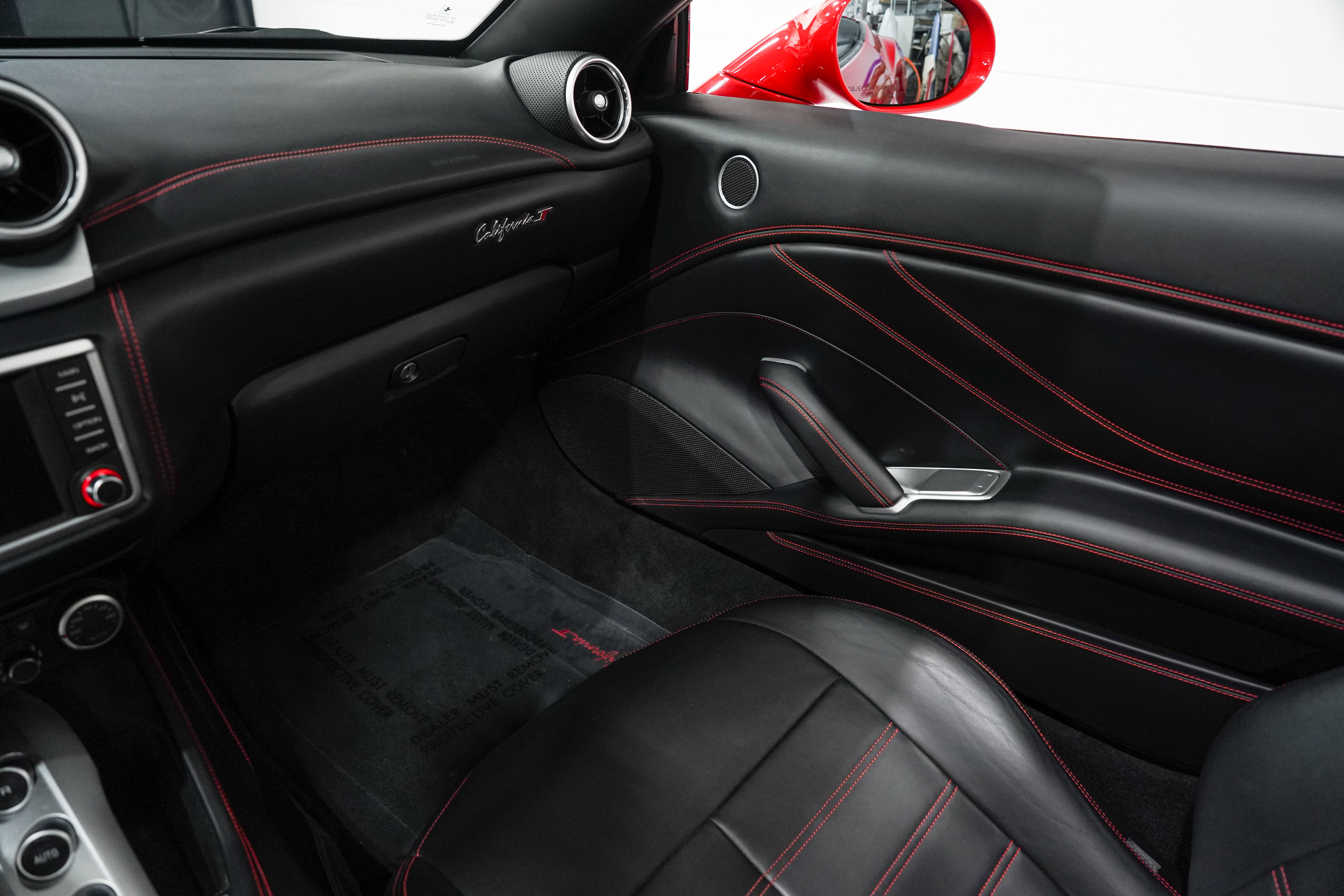 Used 2017 Ferrari California T RWD image 14