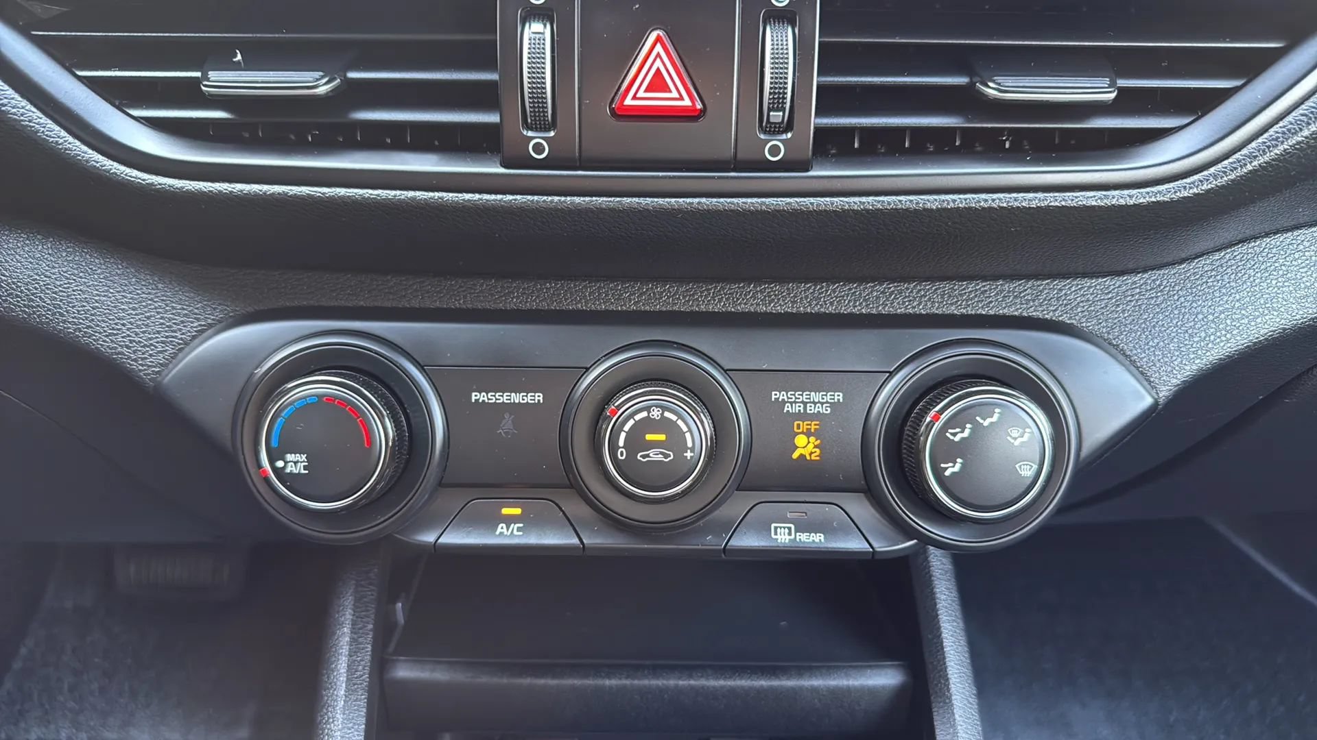 Used 2023 Kia Forte LXS w/ LXS Technology Package FWD image 35