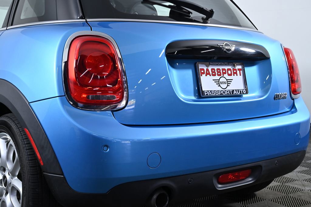 Used 2019 MINI Cooper 4-Door Hardtop w/ Signature Upholstery Package image 7