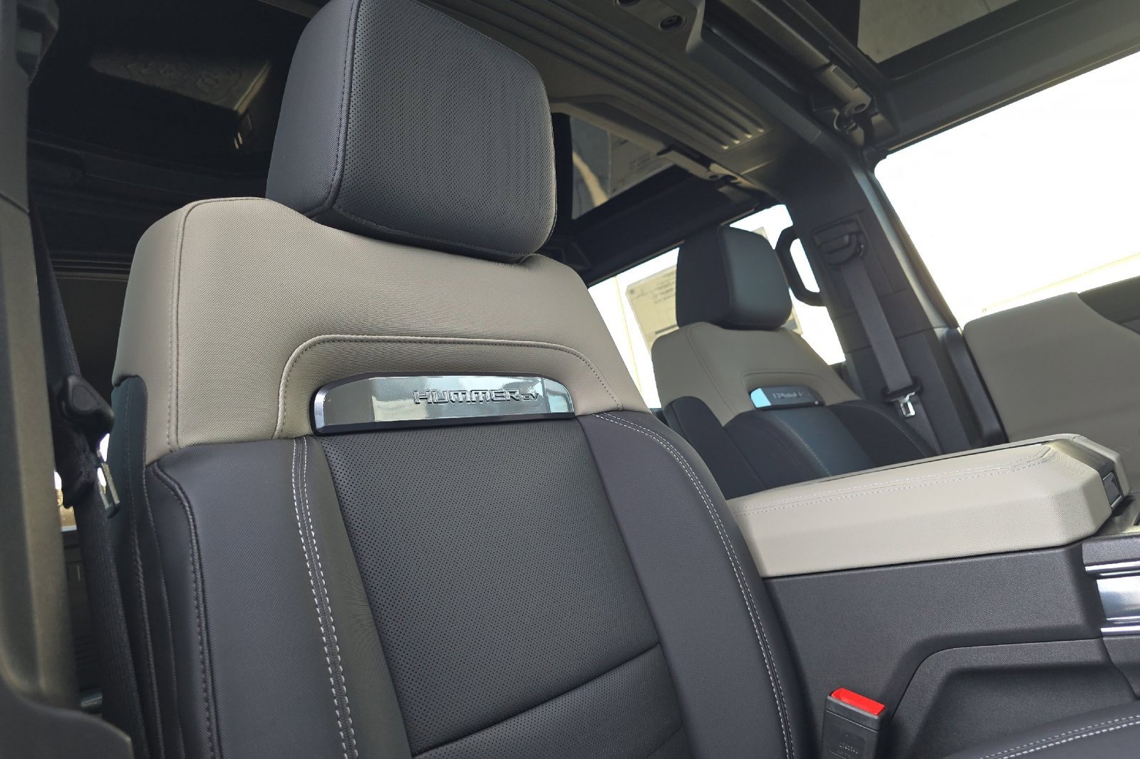New 2026 GMC Hummer EV SUV w/ LPO, Sport Package image 18