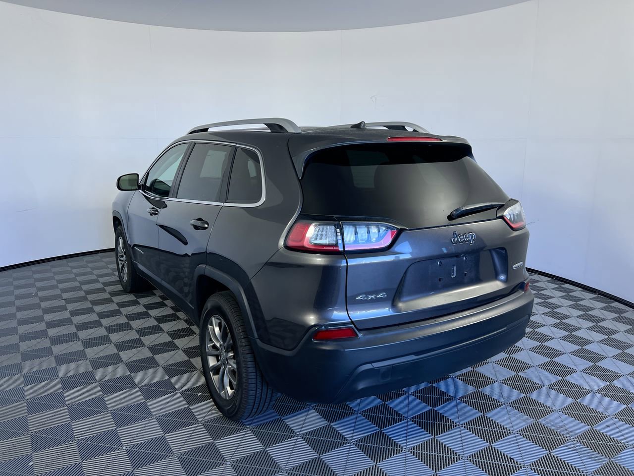Used 2019 Jeep Cherokee Latitude Plus w/ Comfort/Convenience Group AWD/4WD image 5