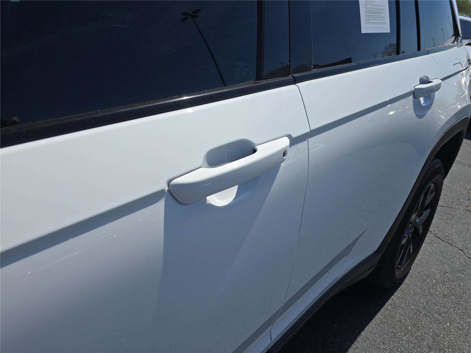 Used 2024 Jeep Grand Cherokee Altitude image 12