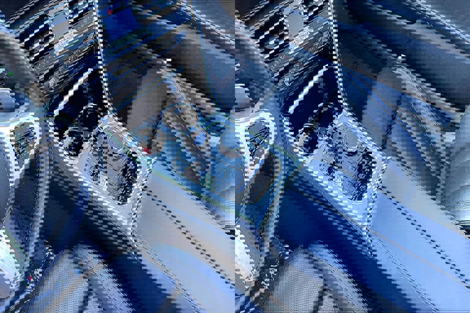 Used 2022 BMW 840i Convertible image 13