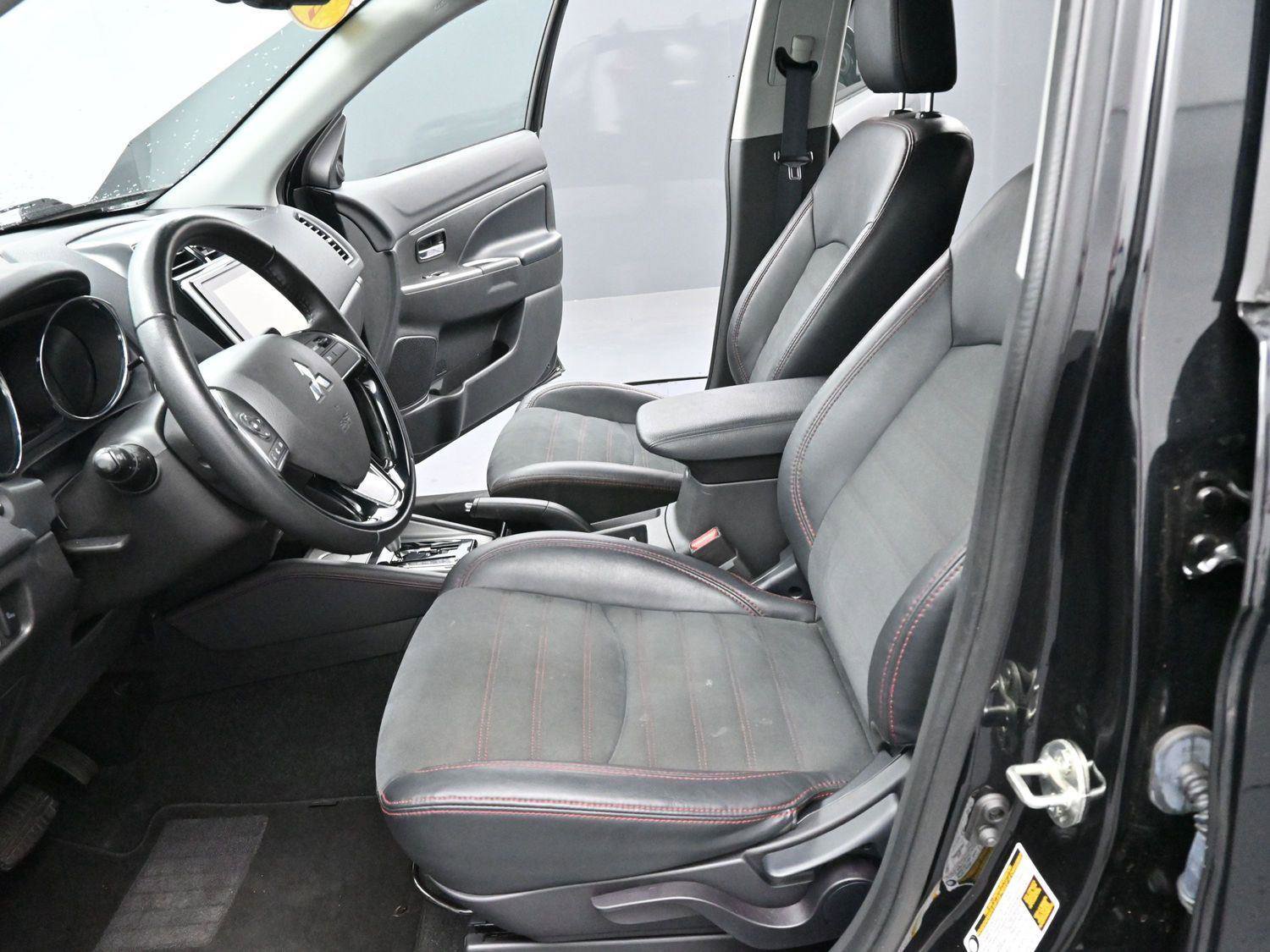 Used 2022 Mitsubishi Outlander Sport SE image 13