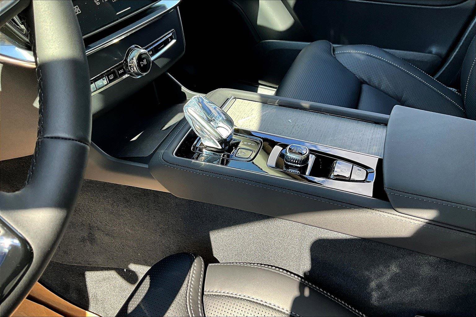New 2026 Volvo XC90 B6 Ultra w/ Protection Package Premier image 24