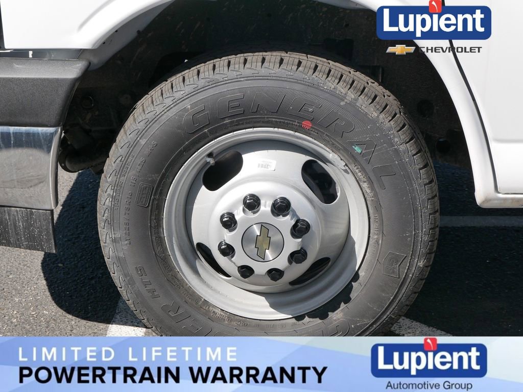 New 2025 Chevrolet Express 4500 4500 Series w/ Power Convenience Package image 13