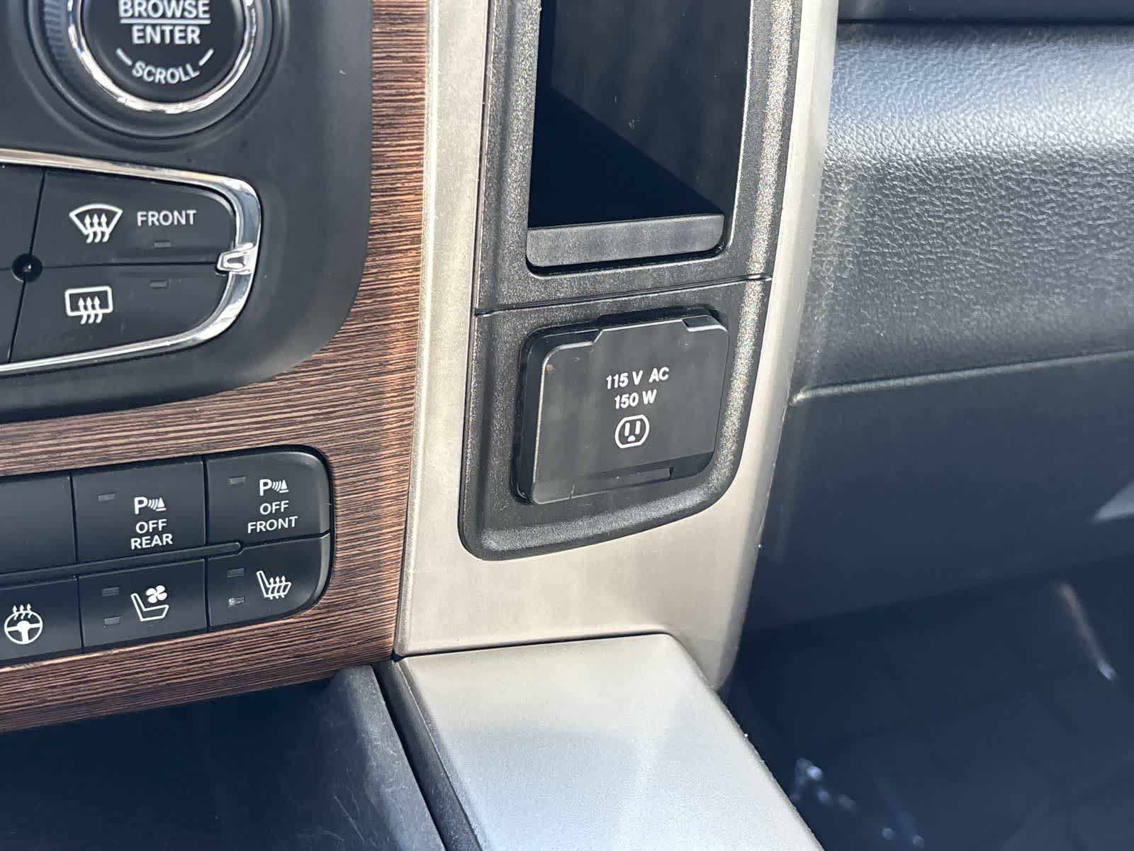 Used 2016 RAM 1500 Laramie w/ Convenience Group AWD/4WD image 29
