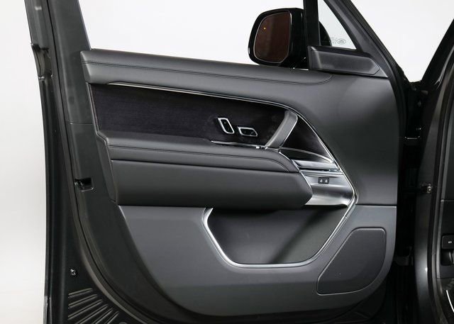 New 2026 Land Rover Range Rover SE image 24