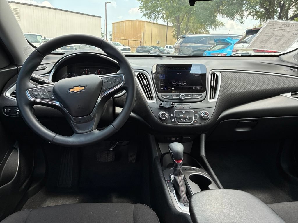 Used 2024 Chevrolet Malibu RS FWD image 14