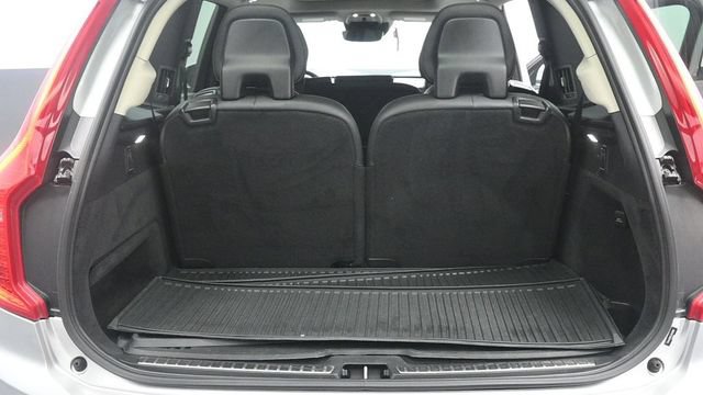 Used 2018 Volvo XC90 T6 Momentum w/ Convenience Package AWD/4WD image 19