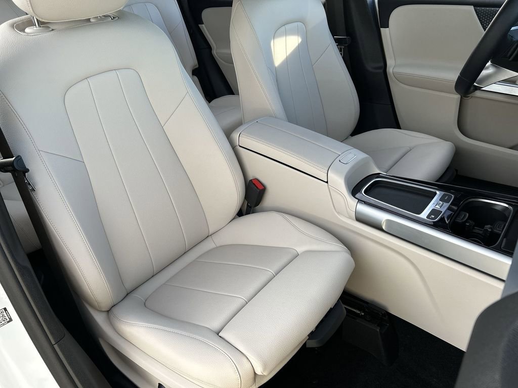 Used 2025 Mercedes-Benz GLB 250 4MATIC image 27