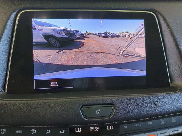 Used 2021 Cadillac XT4 Luxury w/ Cold Weather Package FWD image 17