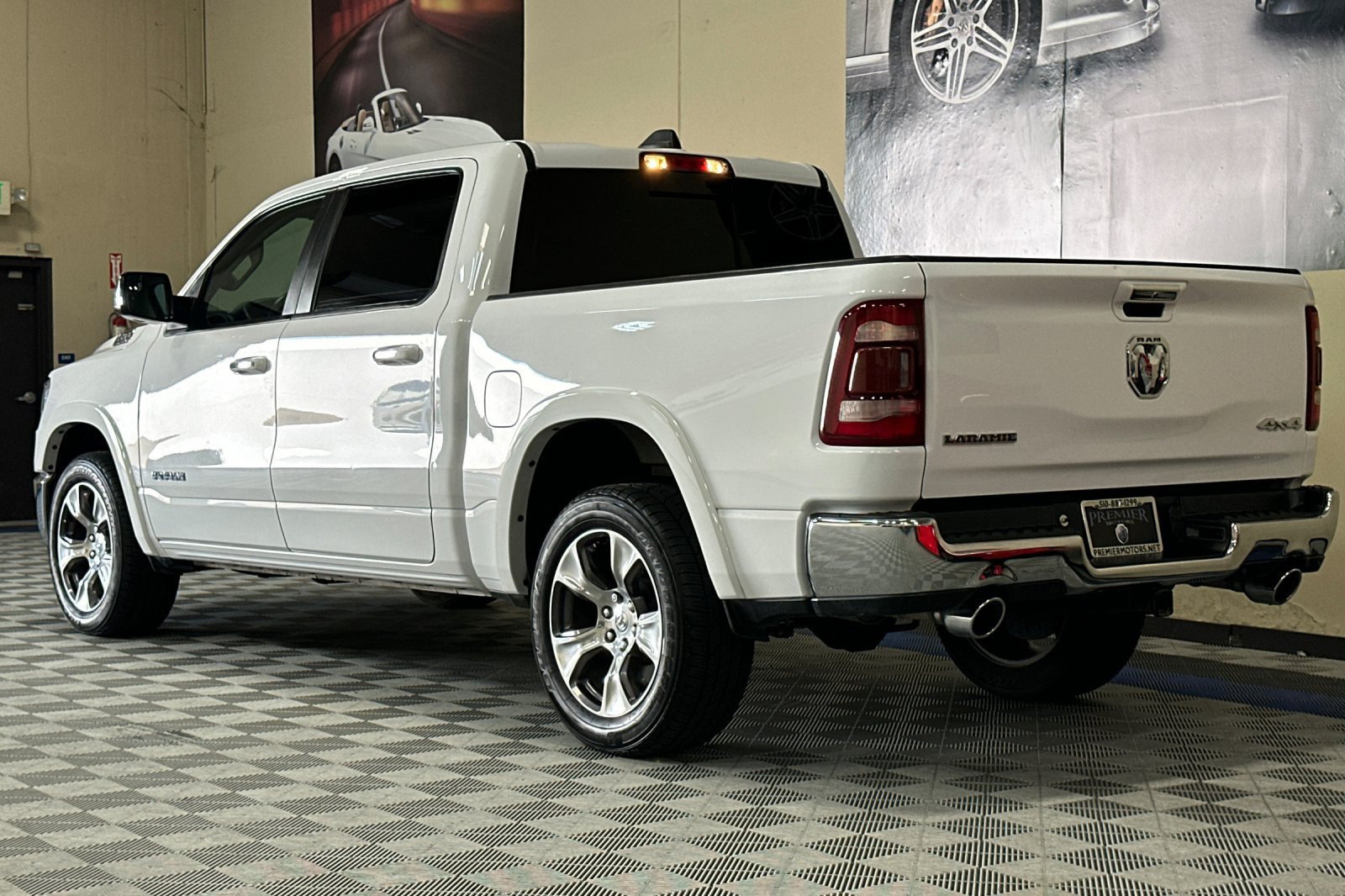 Used 2021 RAM 1500 Laramie AWD/4WD image 6