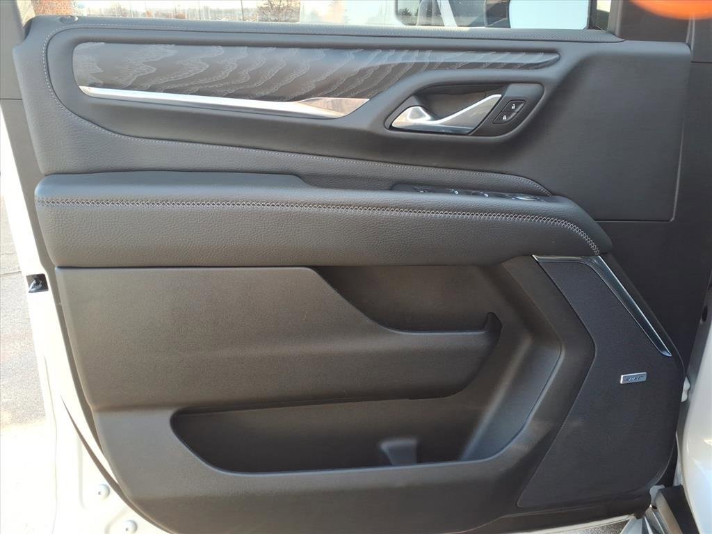 Used 2023 GMC Yukon Denali w/ LPO, Floor Liner Package image 11