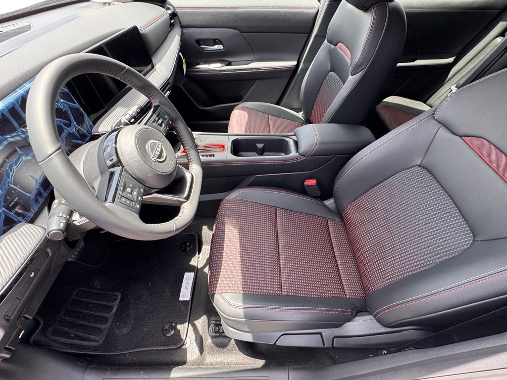 New 2025 Nissan Kicks SR image 8