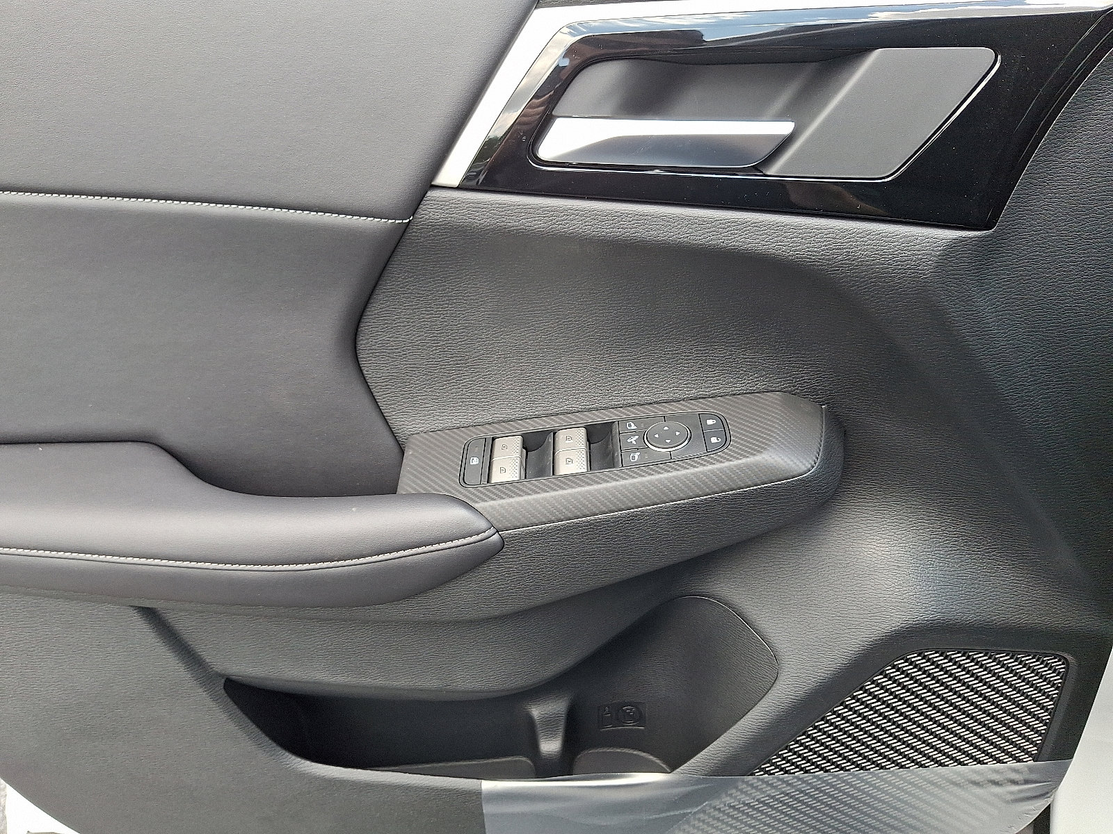 New 2025 Mitsubishi Outlander SE image 12