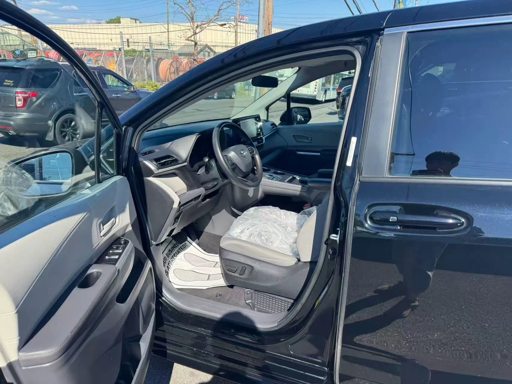 Used 2024 Toyota Sienna LE image 14