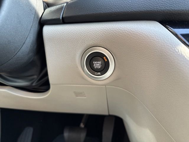 Used 2024 Chrysler Pacifica Touring-L image 15