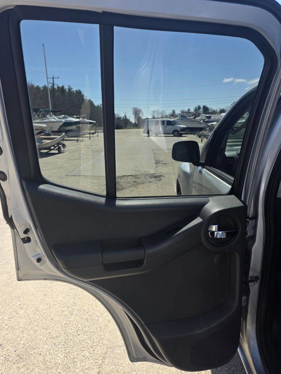 Used 2011 Nissan Xterra PRO-4X w/ Pro-4x Leather Pkg AWD/4WD image 14