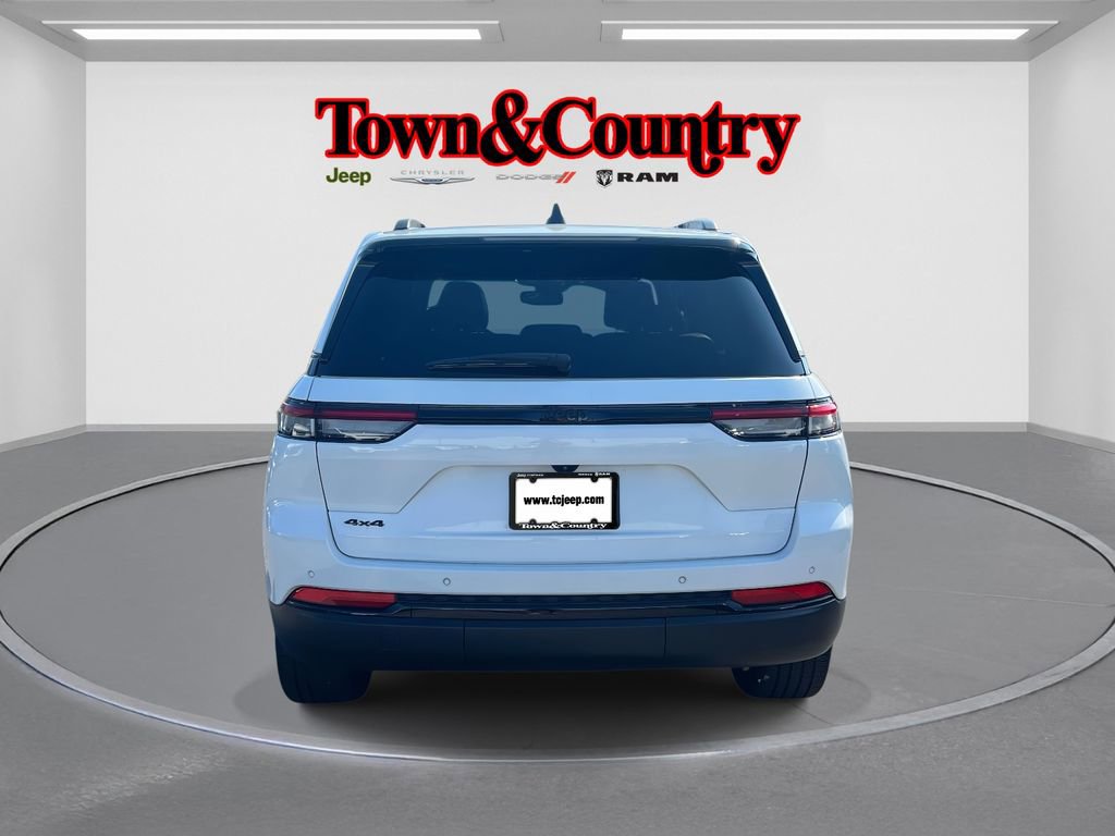 Certified 2023 Jeep Grand Cherokee Altitude image 7
