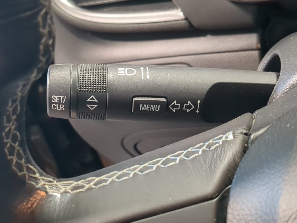 Used 2019 Buick Encore Essence FWD image 31