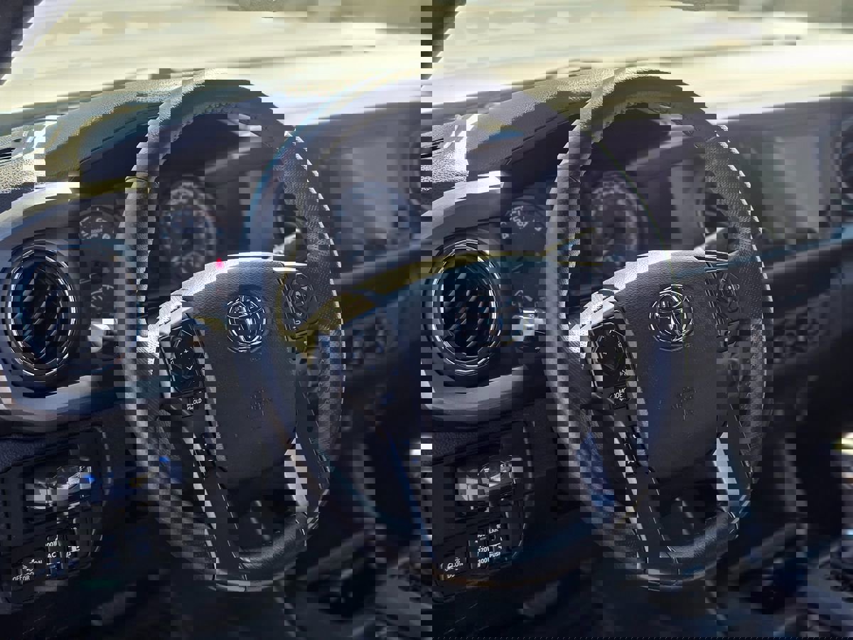 Used 2017 Toyota Tacoma TRD Sport w/ Tow Package image 15