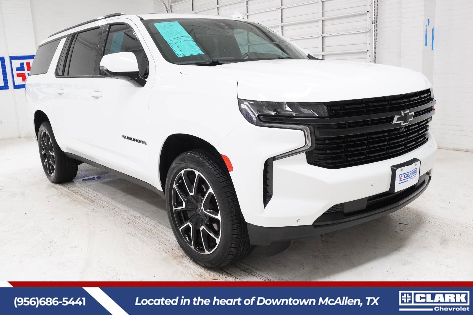 Used 2023 Chevrolet Suburban RST w/ Luxury Package RWD image 3