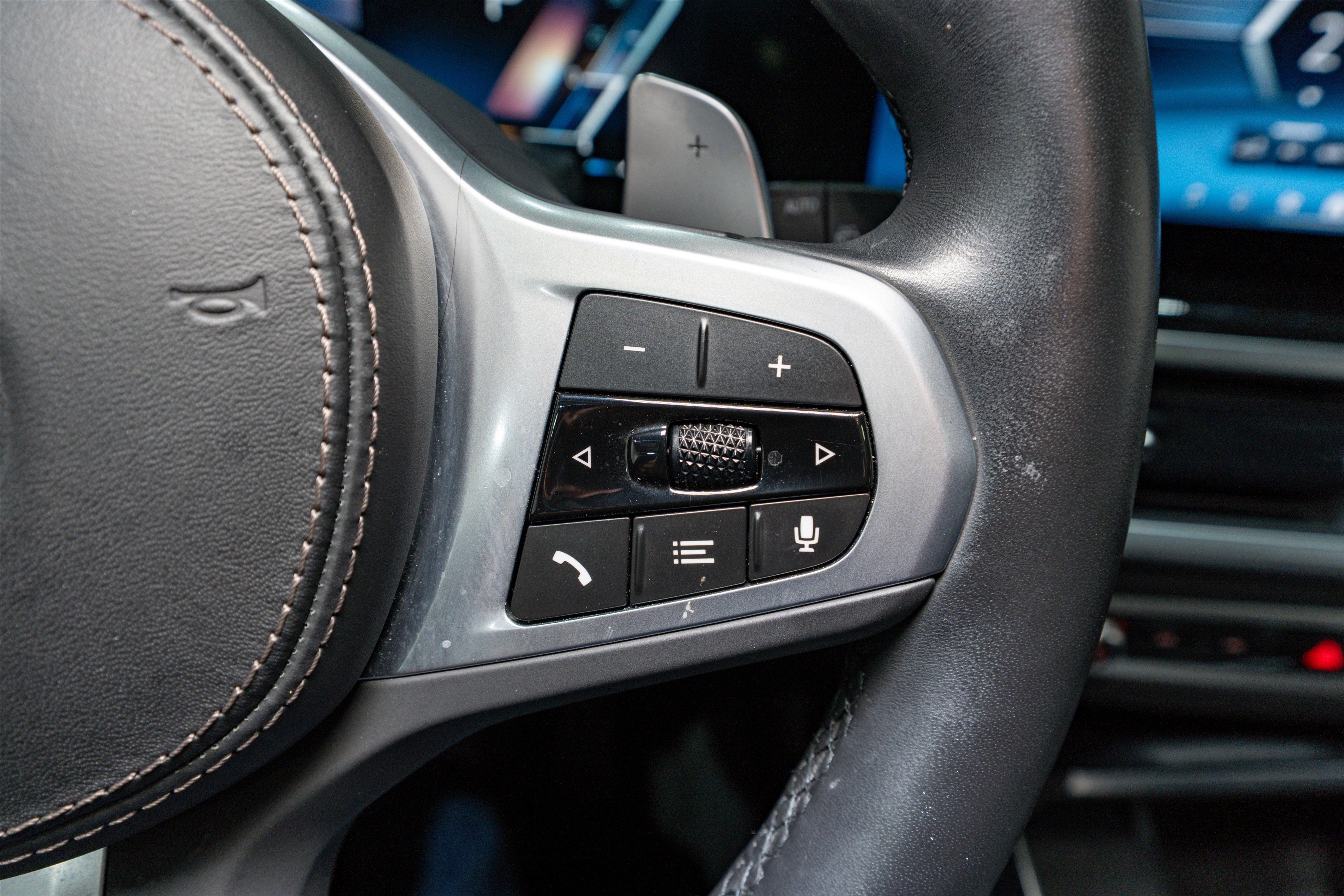 Used 2024 BMW X7 xDrive40i w/ M Sport Package image 26