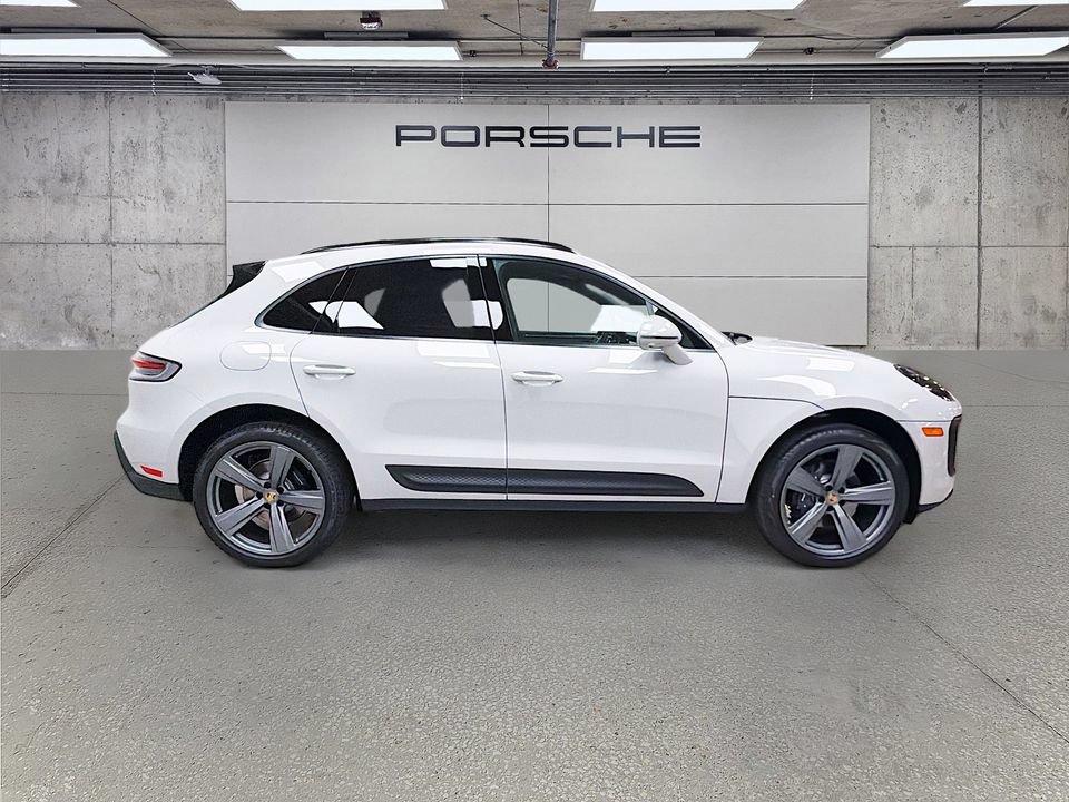 New 2026 Porsche Macan AWD/4WD image 8