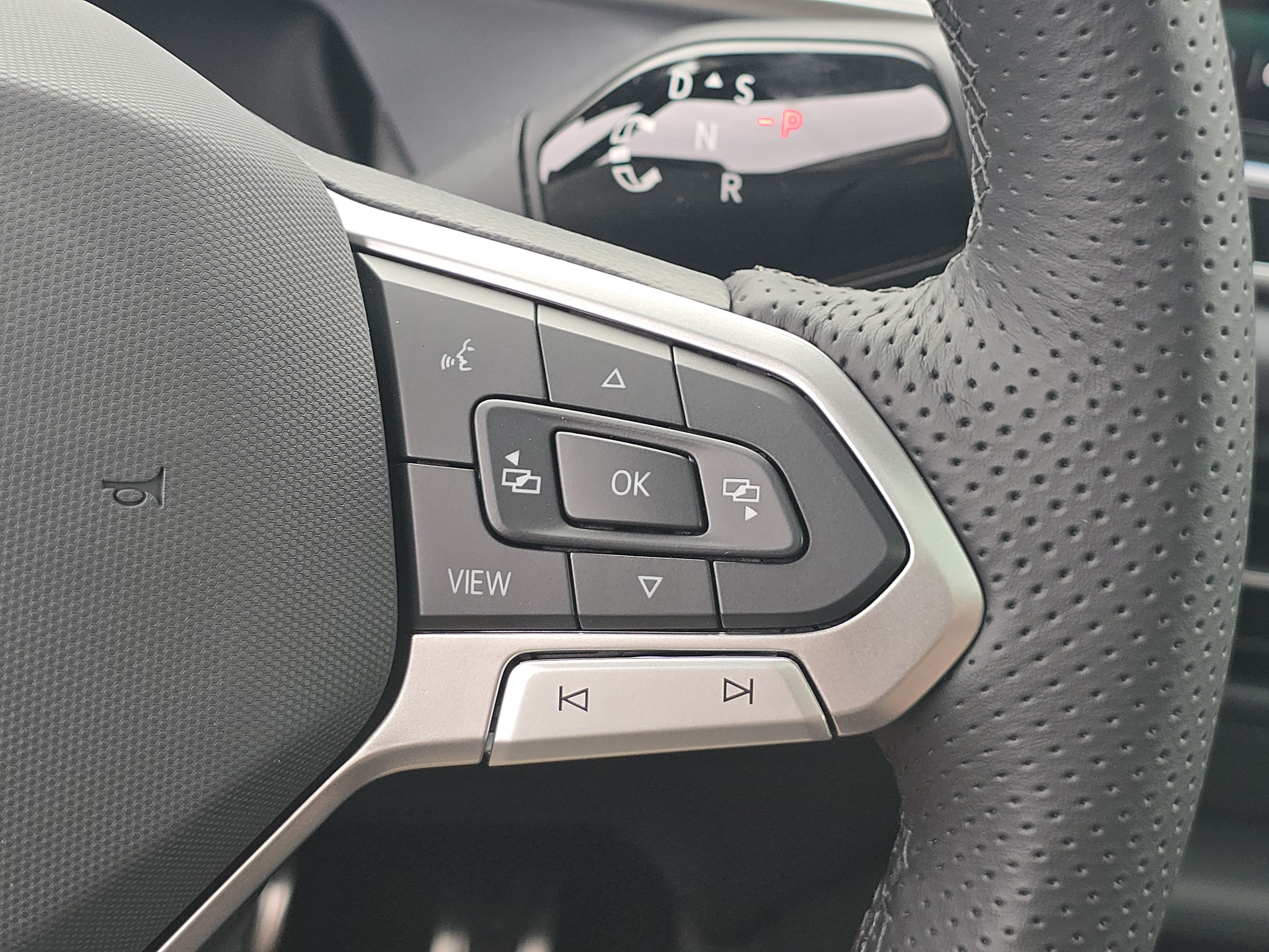 New 2026 Volkswagen Tiguan SE R-Line AWD/4WD image 26