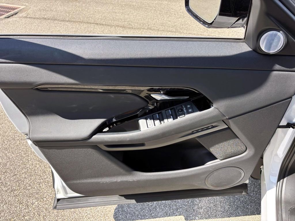 Certified 2024 Land Rover Range Rover Evoque Dynamic SE image 11