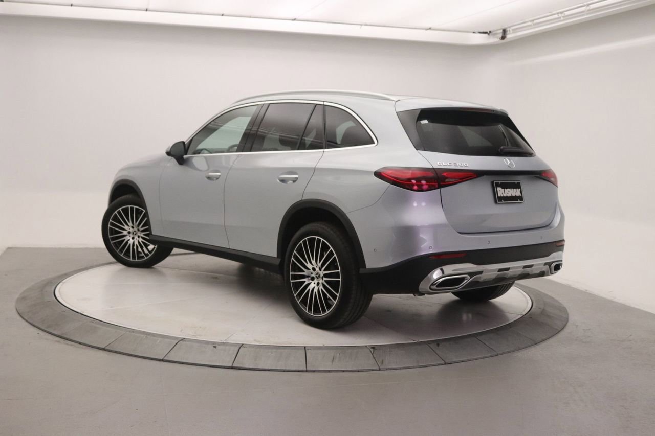 New 2026 Mercedes-Benz GLC 300 image 2