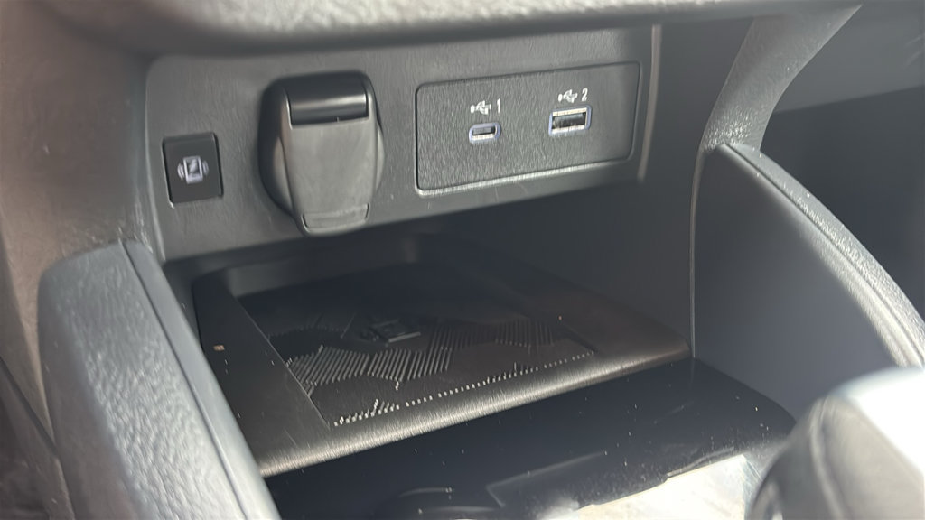 Used 2025 Nissan Versa SR w/ Trunk Package FWD image 19