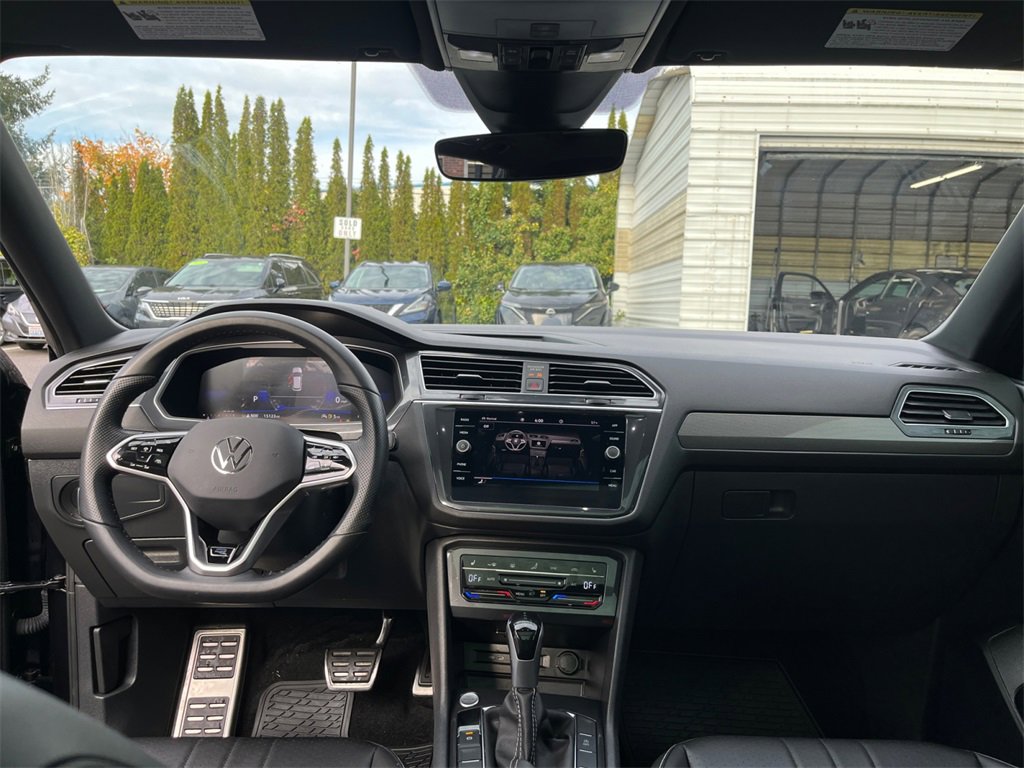 Used 2024 Volkswagen Tiguan SE R-Line image 20